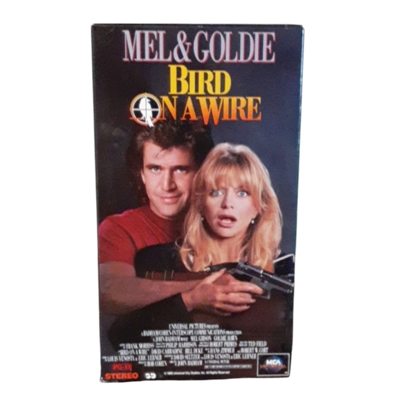 Bird on a Wire1990 ‧ Action/Comedy ‧ 1h 50m - Picture 1 of 4